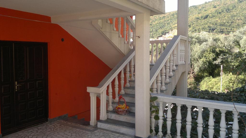 Apartments Holiday Budva Buitenkant foto