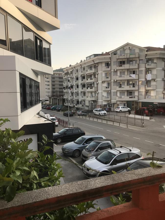 Apartments Holiday Budva Buitenkant foto